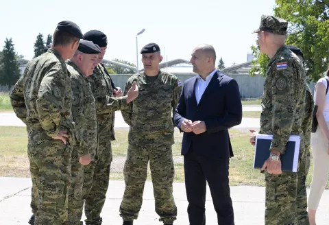 Ministar Ivan Anu&scaron;ić posjetio vinkovačku vojarnu