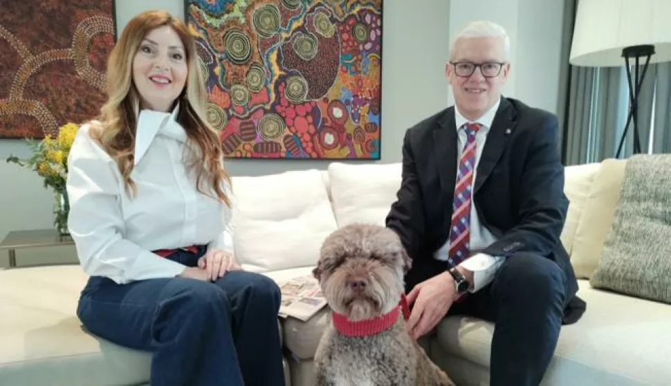 NJ. EKSC. RICHARD RODGERS I INA STAŠEVIĆ U VELEPOSLANSTVU...