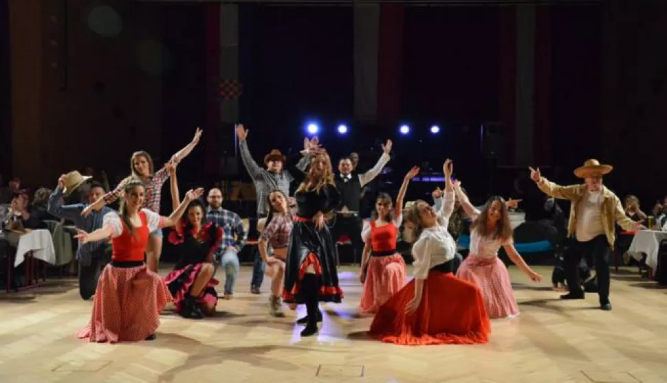 Nastup u Welsu, ŠPU Feniks