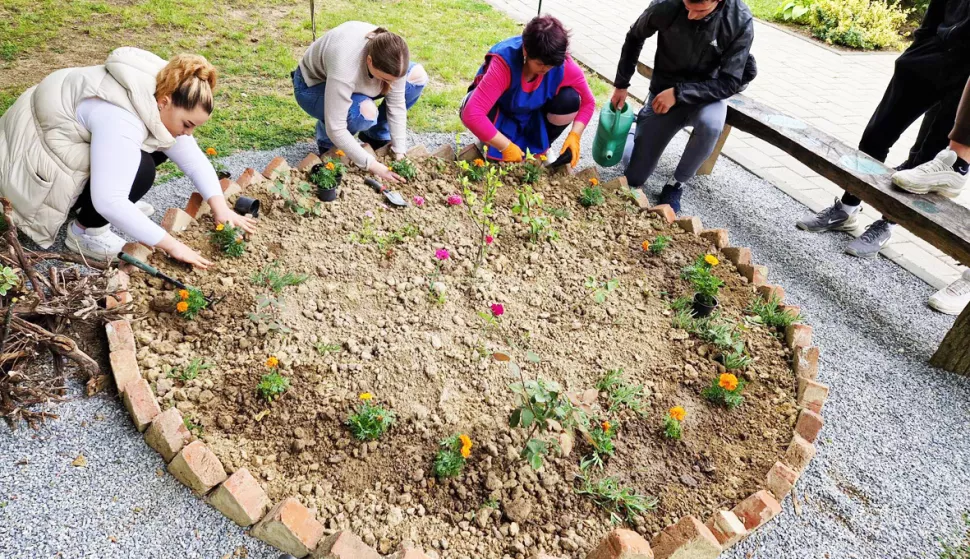 SLATINA, Članovi Volonterskog kluba Industrijsko-obrtničke &scaron;kole Slatina u akciji, 24.05.2024., ustupljena fotografija