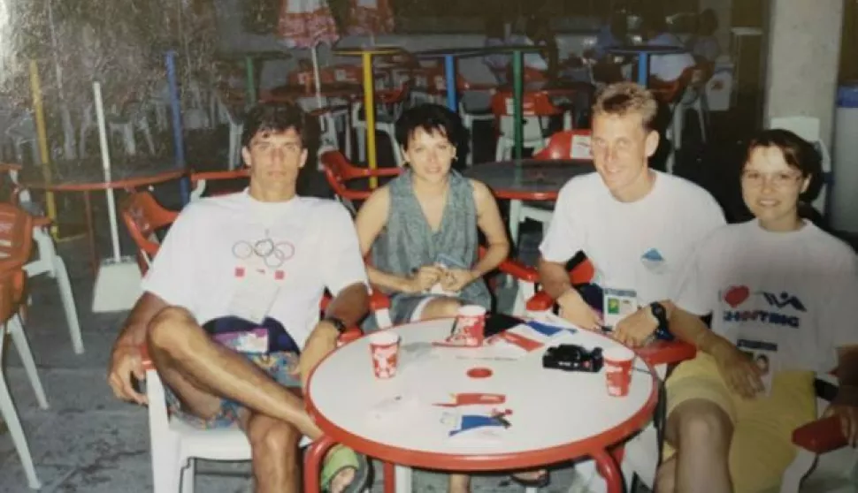 Zvonimir Krznarić i Belišćanin Vlado Poslek s našim streljačicama Mirelom Skoko i Jasminkom Francki