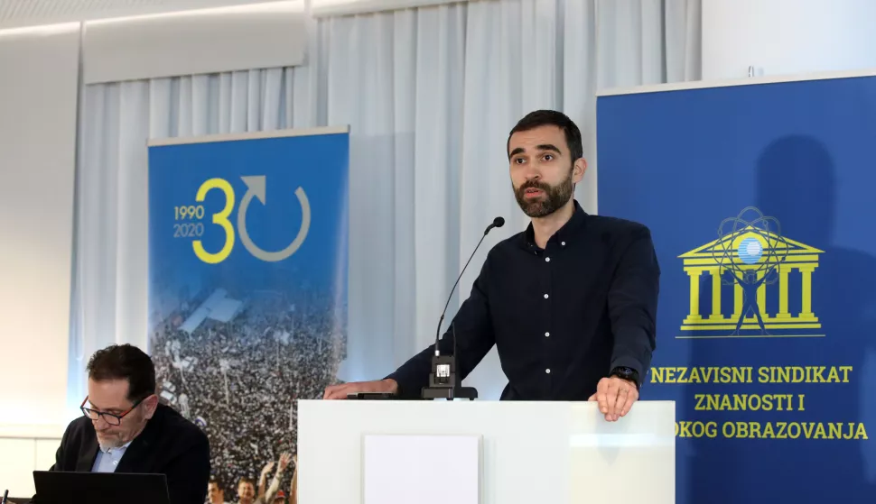 Zagreb, 04.03.2024. - Nezavisni sindikat znanosti i visokog obrazovanja odr?ao je konferenciju za medije na teme "Za?to smo nezadovoljni uredbom i ?to dalje", "?to uredba donosi znanosti i visokom obrazovanju?" "Problematika ocjenjivanja" i "Granski kolektivni ugovor i dodaci za posebne uvjete rada". Na fotografiji predsjednik Velikog vije?a Predrag Markovi?, glavni tajnik Matija Kroflin. foto HINA/ Lana SLIVAR DOMINI?/ lsd