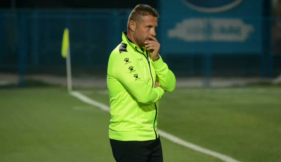 Koprivnica: 10. kolo Prve HNL, NK Slaven Belupo - NK Istra 1961 06.10.2018., Gradski stadion, Koprivnica - Hrvatski telekom Prva liga, 10. kolo, NK Slaven Belupo - NK Istra 1961. Cristobal Emilio Curro Torres Ruiz, trener Istre. rrPhoto: Damir Spehar/PIXSELL