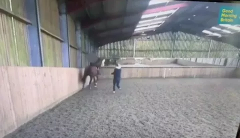 &Scaron;OKANTNA SNIMKA POKATUJE BE&Scaron;ĆUTNOST OLIMPIJKE