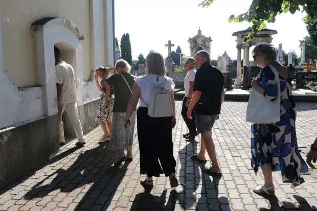 Osijek, 26. 07. 2024, Groblje Sv. Ane, popularno zvano Anino groblje, obilazak groblja s Vladom Pestom.snimio GOJKO MITIĆ