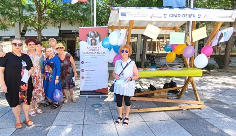 Volonteri "Veronikinog rupca" četvrti put obilježili Svjetski dan baka, djedova i svih starijih osobasrpanj 2024.Snimila: Nevenka Špoljarić