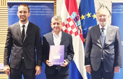 SLATINA, Ministar &Scaron;ime Erlić, Ilija Nikolić i potpredsjednik Vlade Davor Božinović, 01.08.2024., foto: Grad Slatina