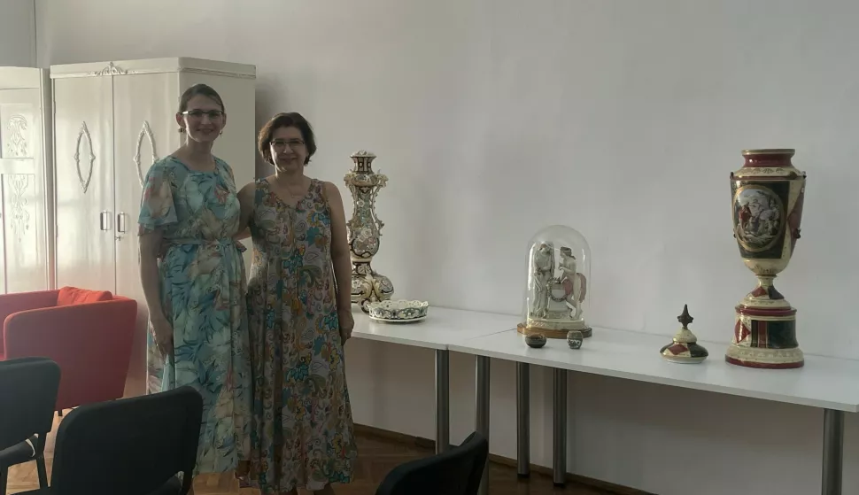 "Bijeli sjaj u mraku: priče o porculanskim i keramičkim predmetima iz osječkih židovskih obitelji" &ndash; predavanje kustosice Gabrijele Odoba&scaron;ić