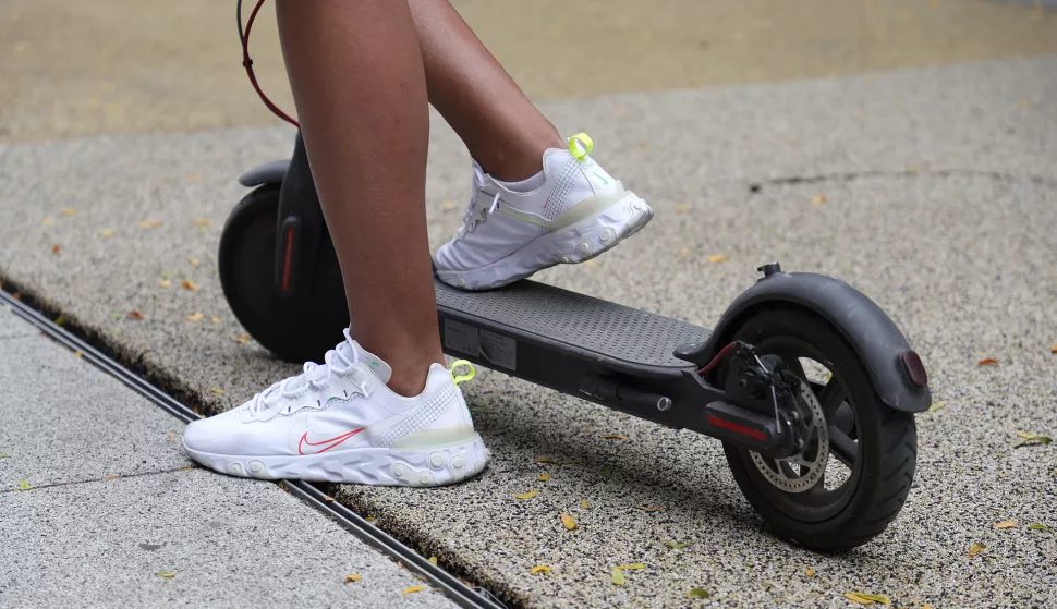 Osijek, 02. 08. 2024., Trg slobode, romobil, romobili, eletrični romobil, pje&scaron;ačka zona, vožnja romobilom pje&scaron;ačkom zonom, policijaSNIMIO BRUNO JOBST