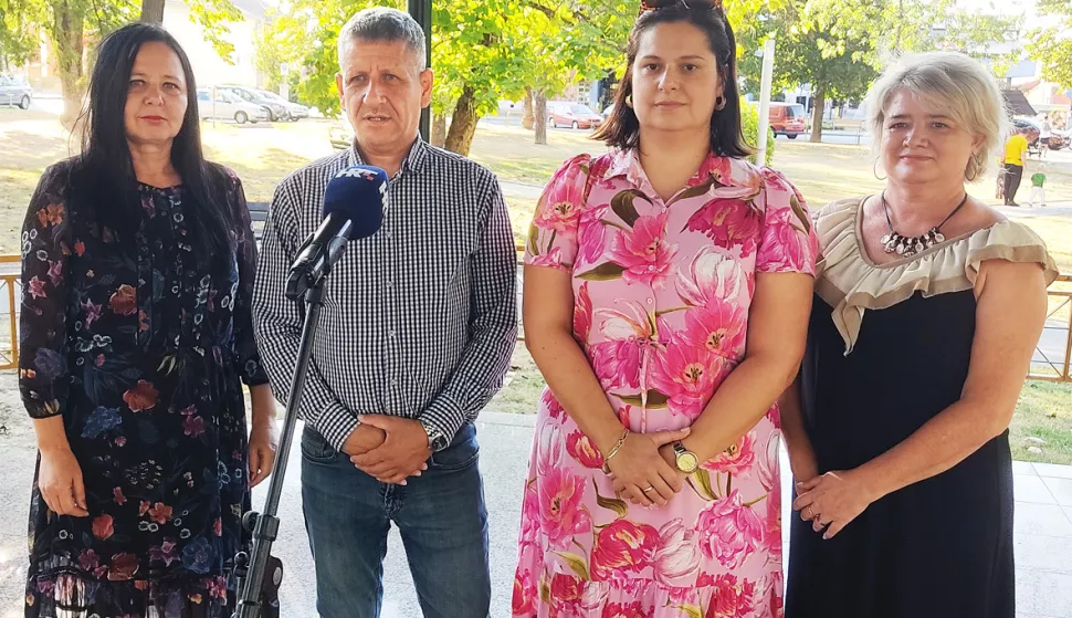 Vijećnice DP-a Nikolina Tomić, Tamara Palčić i Snježana Žilavi te vd gradonačelnika Ilija Nikolić