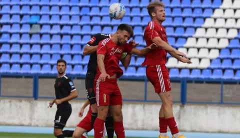 Osijek, 10. 09. 2024, Stadion Gradski vrt. SuperSport Hrvatski nogometni kup 24/25, 1/16 finala. Zrinski - &Scaron;ibenik. Josip Su&scaron;ić (8) i Emir Karalić (19) Zrinski.snimio GOJKO MITIĆ