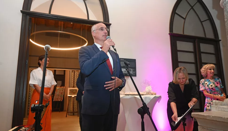 Split, 10.09.2024. - Otvorenje izložbe Frano Missia "Stvaralački nemiri". Na slici Ivica Puljak.foto HINA/ Mario Strmotić/ MS