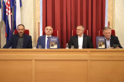 Osijek, 19. 09. 2024., Županijska 4, Velika vijećnica, predstavljanje knjige, promocija knjige, Svjedok jednog vremena, Mate Buntić; Miljenko Brekalo; Tihomir Bla&scaron;kić; Ilija VrljićSNIMIO BRUNO JOBST