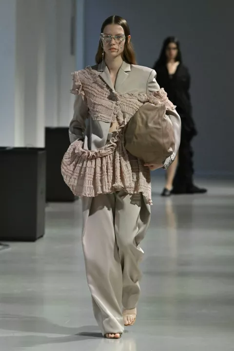 Model Olga Lane is seen on the catwalk at the Rokh fashion show during the Spring Summer 2025 Collections Fashion Show at Paris Fashion Week in Paris, France on September 30, 2024 (Photo by Jonas Gustavsson/Sipa USA) Photo: Jonas Gustavsson/SIPA USA