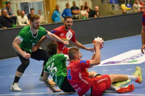 Minimalan poraz Gromova na otvaranju grupne faze EHF Europske ligeRK NEXE – RK Vojvodina 35:36 (19:19)FOTO: RK NEXE