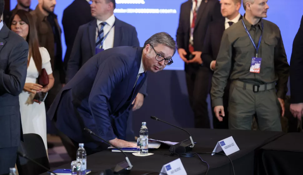 Dubrovnik, 09.10.2024 - Predsjednik Vlade Republike Hrvatske Andrej Plenković i predsjednik Ukrajine Volodimir Zelenski domaćini su 3. sastanka na vrhu Ukrajina &ndash; Jugoistočna Europa, u Hotelu Excelsior u Dubrovniku. Predsjednik Vlade Andrej Plenković i predsjednik Ukrajine Volodimir Zelenski dočekuju predsjednika država i vlada, Na slici Aleksanar Vučić.foto HINA/ Damir SENČAR/ ds