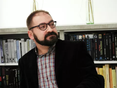 19. 10. 2024., Požega - Promocija knjige "Dijalog u &scaron;umskoj dvorani" Vinko Tadić