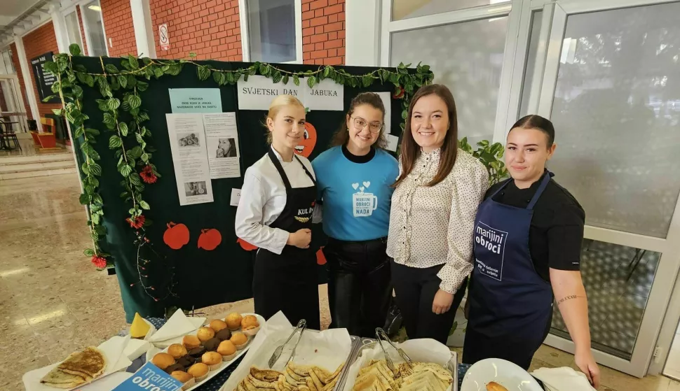 VINKOVCIU Srednjoj strukovnoj školi Vinkovci proveli su volontersku akciju za pomoć svjetskoj organizaciji Marijini obroci Hrvatskelistopad 2024.