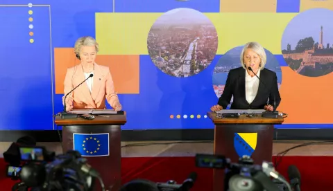 Sarajevo, 25.10.2024. - Predsjednica Europske komisije Ursula von der Leyen potvrdila je u petak u Sarajevu kako će pro&scaron;irenje Europske unije biti prioritetna zadaća u njenom drugom mandatu, ali je upozorila kako će pristupanje država-kandidata ovisiti isključivo o provedbi reformi koje se od njih očekuju. Na fotografiji Ursula von der Leyen, Borjana Kri&scaron;to. foto HINA/ Delegation of the European Union to BiH & European Union Special Representative in BiH/ tm