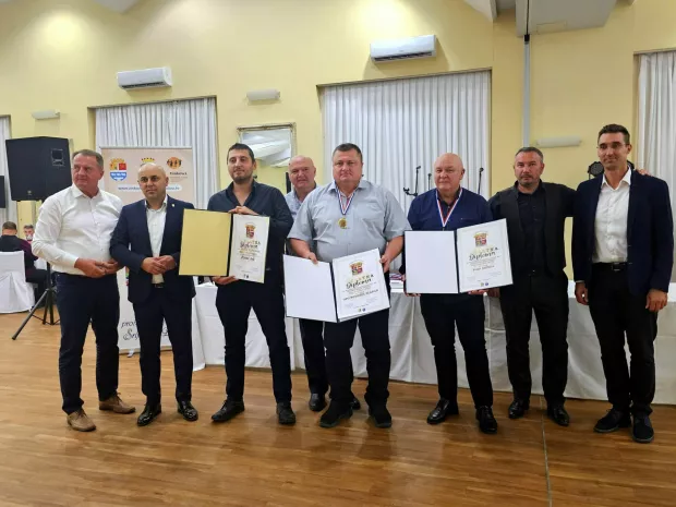 Festivalu &scaron;unke, vina, rakije i kulena