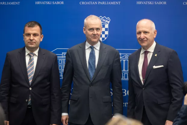 Zagreb, 30.10.2024. - Zajednička sjednica saborskog Odbora za vanjsku politiku i Izaslanstva Hrvatskog sabora u Parlamentarnoj skup&scaron;tini NATO-a, na kojoj se raspravljalo o informaciji zamjenika glavnog tajnika NATO-a o NATO aktivnosti za sigurnu i obučnu potporu Ukrajini (NSATU).Na fotografiji Dario Hrebak, Boris Ruge, Andro Krstulović Opara.foto HINA/ Edvard &Scaron;U&Scaron;AK/ es