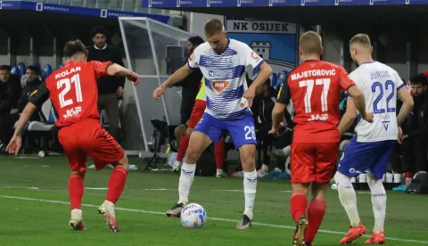 Osijek, 02. 11. 2024, Opus Arena, SuperSport HNL 24/25, nogmet, Osijek - Gorica. Luka Jelinić (26) i.Roko Juri&scaron;ić (22)snimio GOJKO MITIĆ