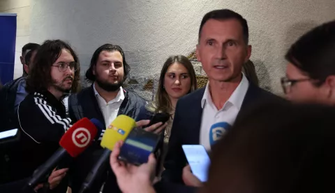 Zadar, 03.11.2024. - Kandidat za predsjednika RH Dragan Primorac sudjelovao je na Koordinaciji, pro&scaron;irenom Županijskom odboru te Gradskom odboru HDZ-a Zadra a prije Koordinacije dao je izjavu za medije.Foto HINA/Zvonko KUCELIN