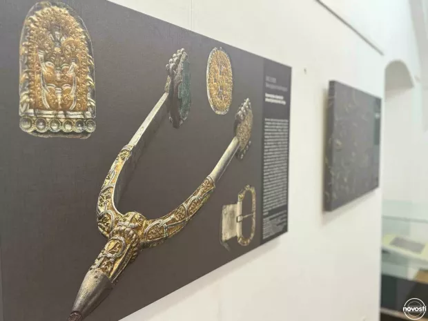 VINKOVCIVinkovački Gradski muzej proslavio je 78. rođendan dvjema izložbama. U najmanjoj galeriji na svijetu, onoj na Trgu bana &Scaron;okčevića, nedaleko od muzejske zgrade, Telephone galeriji, otvorena je izložba Elvisa Benona iz Pazina koji je izložio instalaciju EGO, a u prizemlju Gradskog muzeja izložba "Knez iz Bojne".studeni 2024.