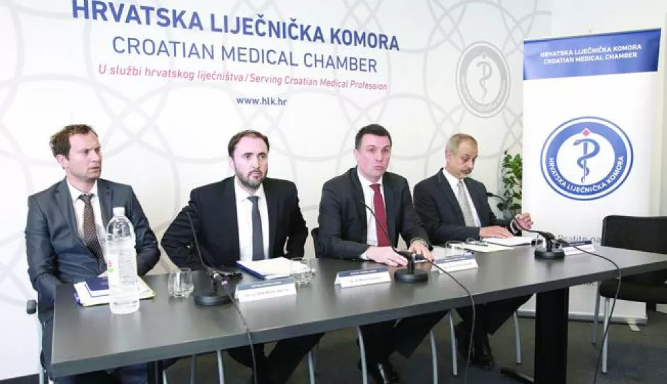 Zagreb, 9.5.2018 - Čelnici Hrvatske liječničke komore (HLK) iznijeli su na konferenciji za novinare stajalite i primjedbe na Prijedlog zakona o zdravstvenoj zatiti, nakon to je prolog tjedna zavrilo e-savjetovanje o tom zakonu. Na slici Ante Klarić, Kreimir Luetić, Trpimir Golua i Ante Zvonimir Golem.Foto HINA/ Dario GRZELJ/ dag