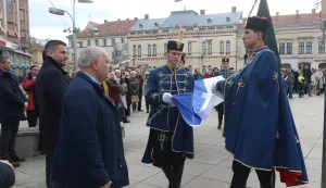 Osijek, 01. 12. 2023, Trga Ante Starcevica, svecano podizanje gradskog stijega. Ivan Radic, Tihomri Florijancic, Dragan Vulin i Jasenka Crnkovic.snimio GOJKO MITIĆ