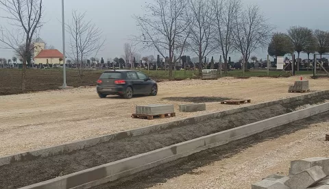 Uređenje parkirališta na groblju u Županji, prosinac 2024.foto: Marija Lešić Omerović