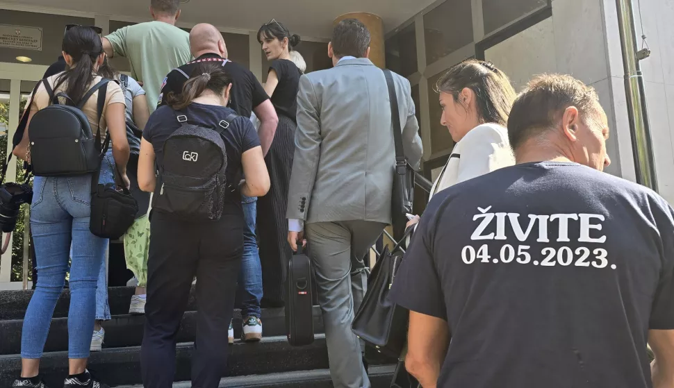 Beograd, 21.08.2024. - Optuženik za masovno ubojstvo u dva sela nadomak Beograda u svibnju 2023. godine Uro&scaron; Blažić u srijedu je na glavnom pretresu pred Vi&scaron;im sudom u Beogradu u potpunosti je priznao krivnju za zločin, rekav&scaron;i da razumije sve navode optužnice. foto HINA/ FoNet_Marko Dragoslavić/ tm