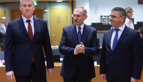 epa11771837 (L-R) Romanian Deputy Prime Minister and Interior Minister Catalin Predoiu, Hungarian Interior Minister Sandor Pinter and Bulgarian Interior Minister Atanas Ilkov at the start of the European Home Affairs Ministers Council in Brussels, Belgium, 12 December 2024. According to a statement from the Justice and Home Affairs Council, the presidency has put the adoption of the Council decision setting the date for the lifting of checks on persons at the internal land border with and between Bulgaria and Romania on the agenda of the meeting of ministers. Both countries already fully appllied Schengen rules from 31 March 2024. EPA/OLIVIER HOSLET