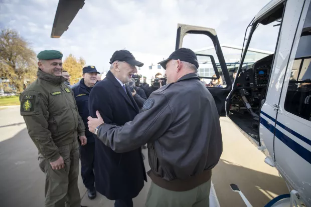 Zagreb, 17.12.2024. - Potpredsjednik Vlade i ministar unutarnjih poslova Davor Božinović razgledao je dva novoisporučena vi&scaron;enamjenska helikoptera Subaru Bell 412EPX. Na fotografiji Davor Božinović. foto HINA/ Daniel KASAP/ dk