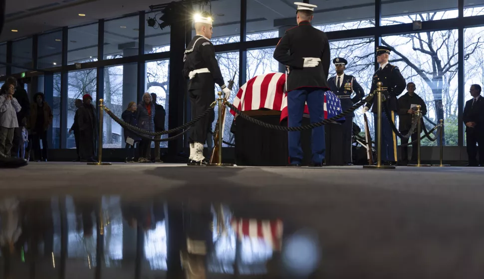 epa11810227 The Guard of Honor surrounds the casket of former US President Jimmy Carter at the Jimmy Carter Presidential Library and Museum in Atlanta, Georgia, USA, 06 January 2025. Carter, the longest-living US president in history, died on 29 December 2024 at the age of 100, and will lay in repose at the center during six days of funeral observances. EPA/ALYSSA POINTER/POOL