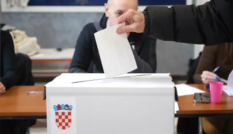 Osijek, 12. 01. 2025., Predsjednički izbori, drugi krug, birališta, izborna mjesta, glasovanje, biračiSNIMIO BRUNO JOBST