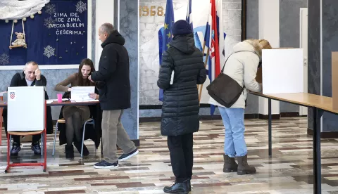 Osijek, 12. 01. 2025., Predsjednički izbori, drugi krug, birališta, izborna mjesta, glasovanje, biračiSNIMIO BRUNO JOBST