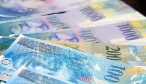 RIJEKA, 03. 08. 2011. CHF, VICARSKI FRANAK, NOVAC, VALUTA, KREDIT, BANKA, EURO, KUNA, DOLAR  SNIMIO: VEDRAN KARUZA