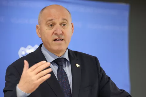 Zagreb, 28.11.2024. - Nakon 44. sjednica Vlade Republike Hrvatske Branko Bačić dao je izjavu za medije. Na fotografiji Branko Bačić i Tonči Glavina. foto HINA /Zvonimir KUHTIĆ/ kuzo