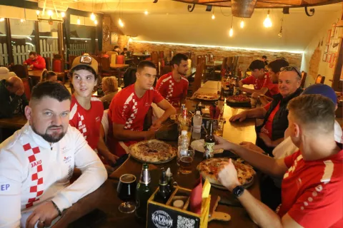 Osijek, 28. 01. 2025, Dvorana Gradski vrt. Davis Cup, otvroeni trening Hrvatske reprezentacije, druženje s djecom i gledanje utakmice u Saloonu.snimio GOJKO MITIĆ