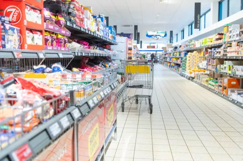 SLOVENIJA, ITALIJA 22.01.2025. Kupnja preko granice. Snimila: Ana Krizanec