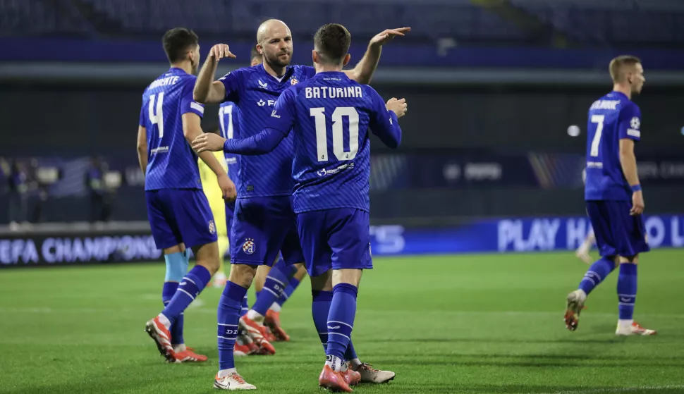 Zagreb, 29.01.2025 - Susret 8. kola nogometne Lige prvaka Dinamo - Milan. Na slici igrači Dinama slave zgoditak koji je postigao Martin Baturina.foto HINA/ Damir SENČAR/ ds