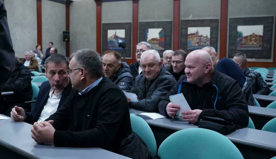 VINKOVCINa redovitoj izbornoj skupštini Koordinacije braniteljskih i stradalničkih udruga Vukovarsko-srijemske županije Damir Dujić dobio je još jedan predsjednički mandat. Tajnik je Danijel Šota, a dopredsjednici Damir Ležajić i Vlado Smolčić.siječanj 2025.