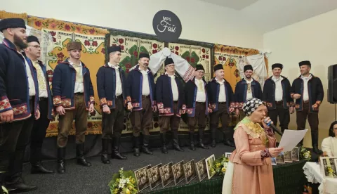 NOVI PERKOVCI - U odličnoj atmosferi, kakvu samo može donijeti slavonska tradicijska pjesma i tamburaška glazba, u prepunom mjesnom domu u Novim Perrkovcima proteklog vikenda Muška pjevačka skupina "Faši" KUD-a Perkovčani predstavila je svoj prvi CD, a čiji je naziv "Napit ću se, dado stari"veljača 2025.