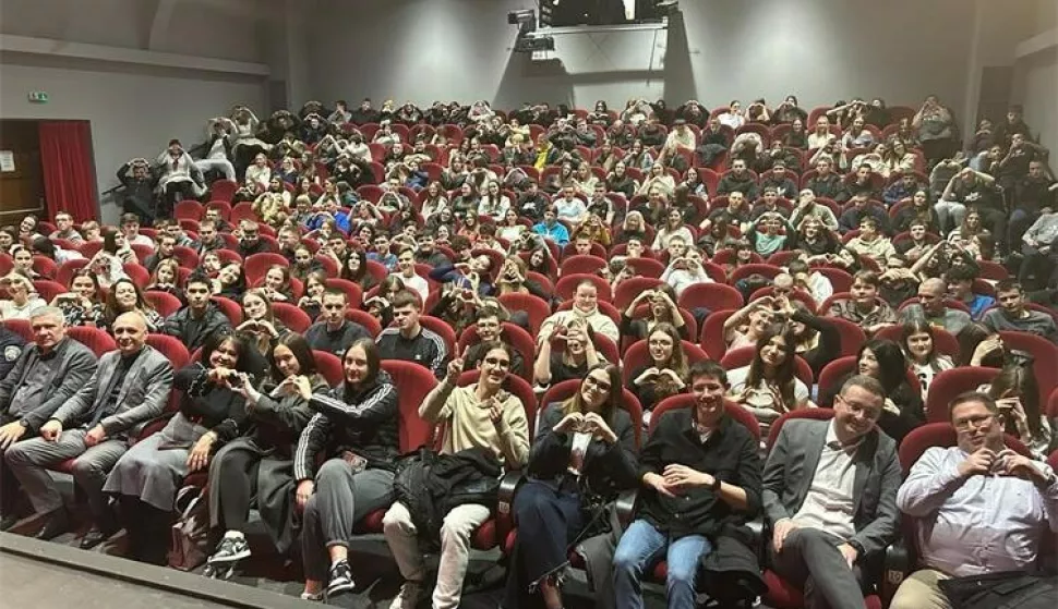 VINKOVCIU dvorani GK-a "Joza Ivakić", a u organizaciji Službe prevencije Ravnateljstva policije i PU vukovarsko-srijemske te potporu Vijeća za prevenciju Grada Vinkovaca, održan je preventivno-edukativni program u sklopu projekta "Lily", usmjerenog na sprječavanje nasilja nad ženama.siječanj 2025.