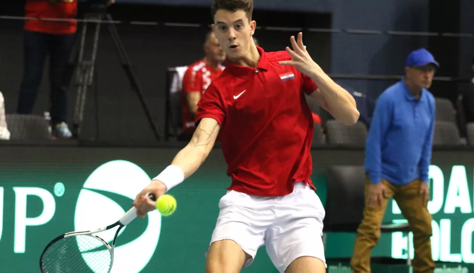 Osijek, 01. 02. 2025, SD Gradski vrt, tenis, Davis Cup, drugi dan. Hrvatska - Slovačka. Singl, revijalni meč, Matej Dodig vs Norbert Gombos. Matej Dodigsnimio GOJKO MITIĆ