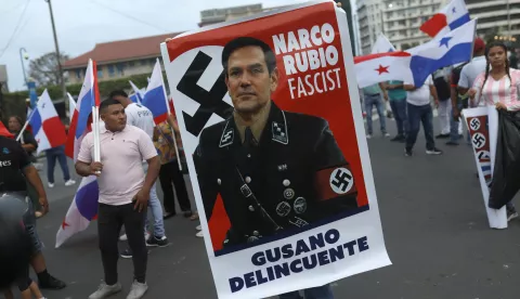 epa11869432 People protest the visit of the Secretary of State of the United States, Marco Rubio, in Panama City, Panama, 01 February 2025. The Secretary of State of the United States, Marco Rubio, arrived in Panama on his first official trip to Central America amid a tense climate due to US President Donald Trump's threats to 'recover' control of the canal. EPA/BIENVENIDO VELASCO