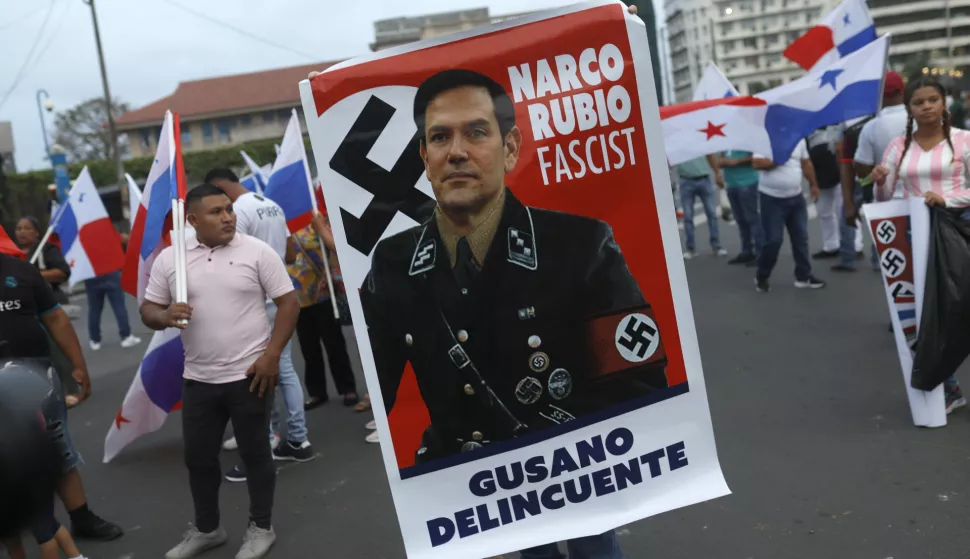 epa11869432 People protest the visit of the Secretary of State of the United States, Marco Rubio, in Panama City, Panama, 01 February 2025. The Secretary of State of the United States, Marco Rubio, arrived in Panama on his first official trip to Central America amid a tense climate due to US President Donald Trump's threats to 'recover' control of the canal. EPA/BIENVENIDO VELASCO