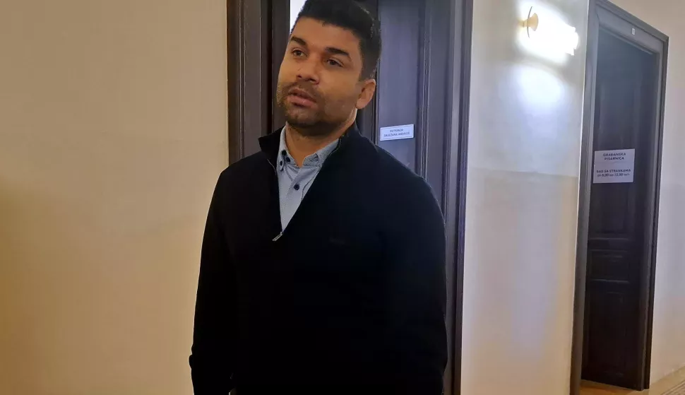 Osijek, 03.02.2025. - U nastavku su?enja bra?i Mami? i ostalima u aferi "Dinamo 2" biv?i igra? Dinama i hrvatske reprzentacije Eduardo da Silva rekao je kako je u ugovoru, koji je 2001. potpisao sa agencijom "Mami? sport, bilo ugovoreno da u slu?aju njegove smrti, sva njegova imovina i prava pripadaju Zdravku Mami?u. Na fotografiji Eduardo da Silva. foto HINA/ Igor VU?KOVI?/ tm