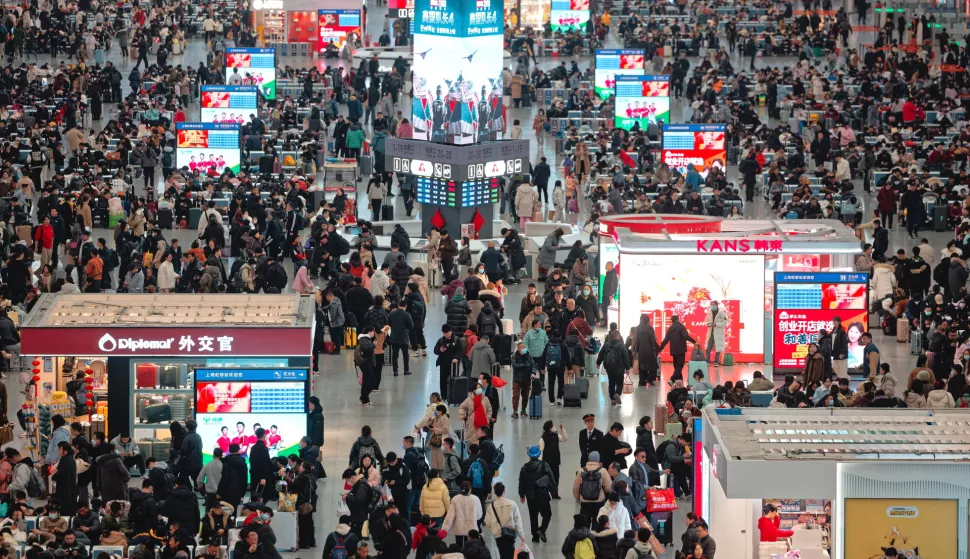 epa11874228 Travelers crowd the Shanghai Hongqiao Railway Station, in Shanghai, China, 04 February 2025. This year's Lunar New Year celebrations kicked off on 29 January 2025 and will last for 15 days, while 05 February marks the return to normal business operations. The Chinese Lunar New Year has sparked a surge in travel, with an estimated 4.8 billion inter-regional passenger trips expected across China during the first half of the 40-day Spring Festival travel rush, according to the Ministry of Transport research center. EPA/ALEX PLAVEVSKI